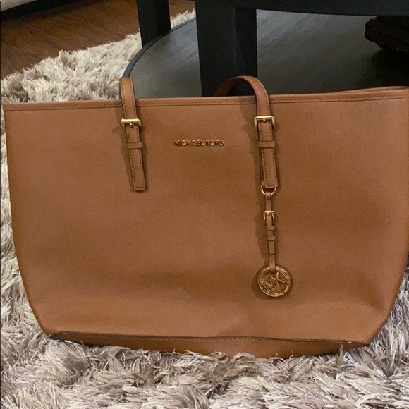 Large Michael Kors Shoulder Bag - Picture 1 of 2